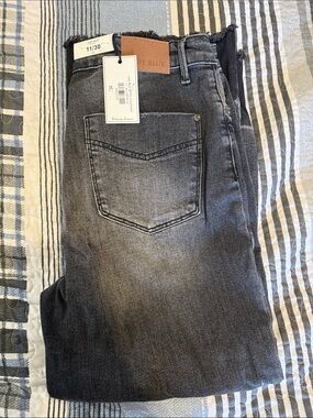 Judy Blue Women’s Wider leg Whisker Washed Black/Grey Jeans with raw edge bottom